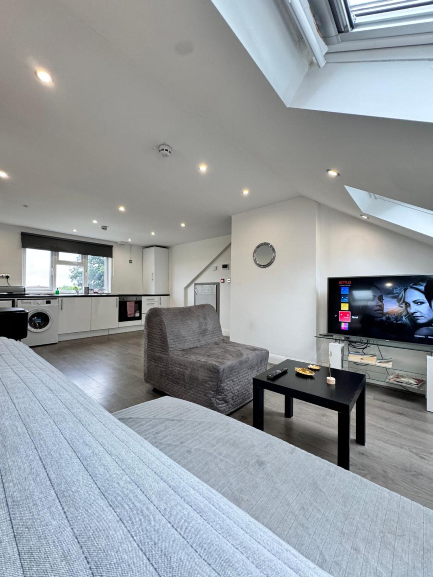 Appartement Hatton Heathrow Airport- Free Parking-free Underground To And From Heathrow Airport Hatton Cross Picture-see Fast Hatton Cross To 30min