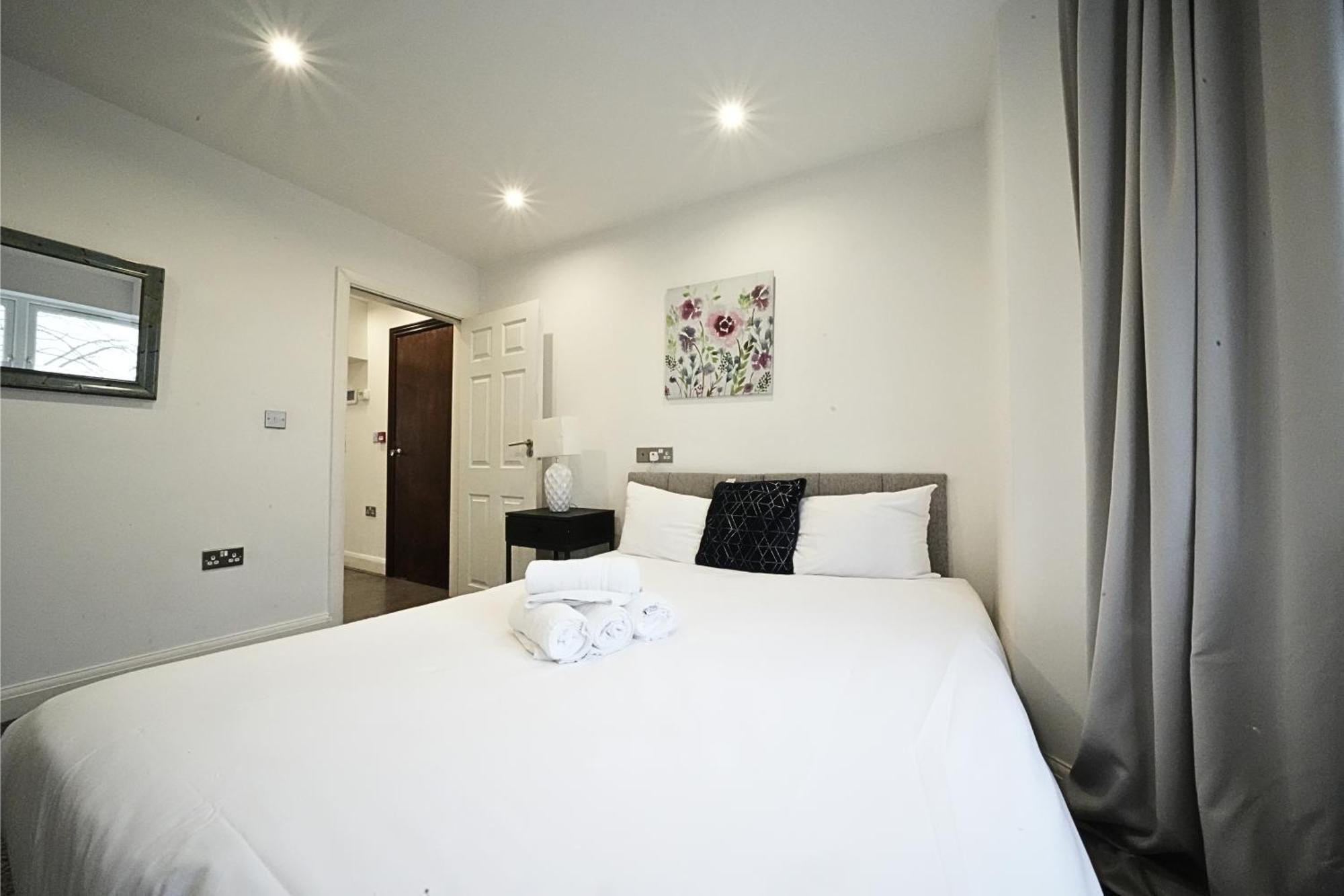 Appartement Hatton Heathrow Airport- Free Parking-free Underground To And From Heathrow Airport Hatton Cross Picture-see Fast Hatton Cross To 30min *