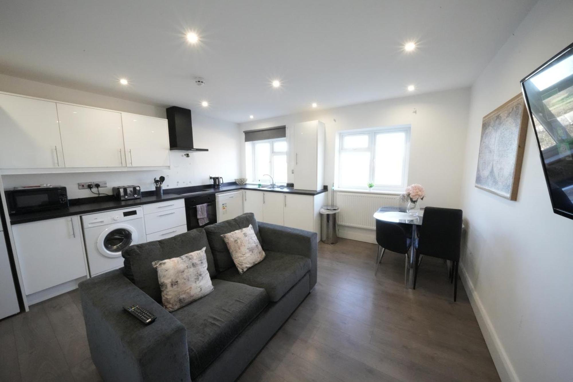 Appartement Hatton Heathrow Airport- Free Parking-free Underground To And From Heathrow Airport Hatton Cross Picture-see Fast Hatton Cross To 30min Londres