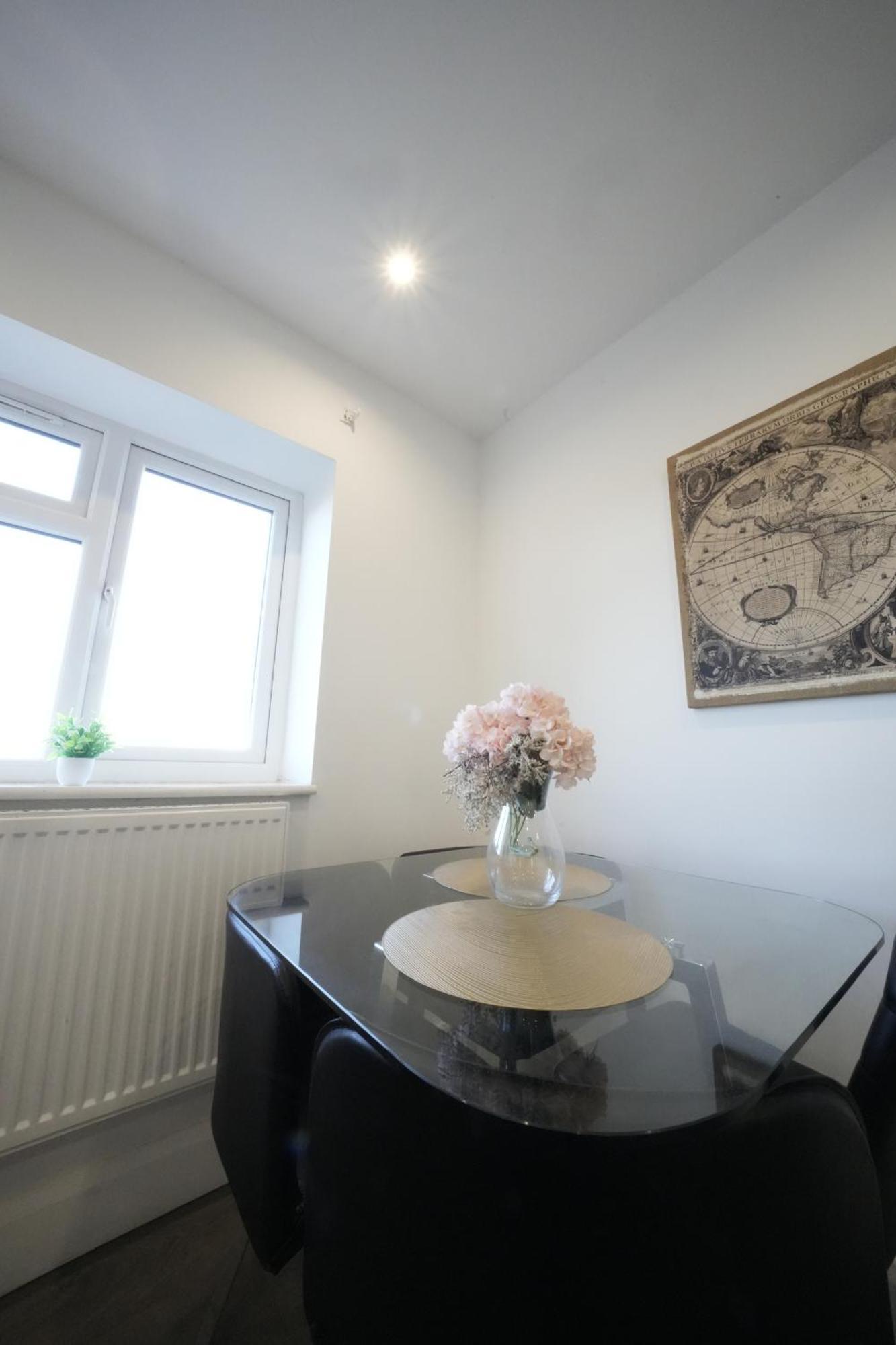Hatton Heathrow Airport- Free Parking-free Underground To And From Heathrow Airport Hatton Cross Picture-see Fast Hatton Cross To 30min Appartement Londres