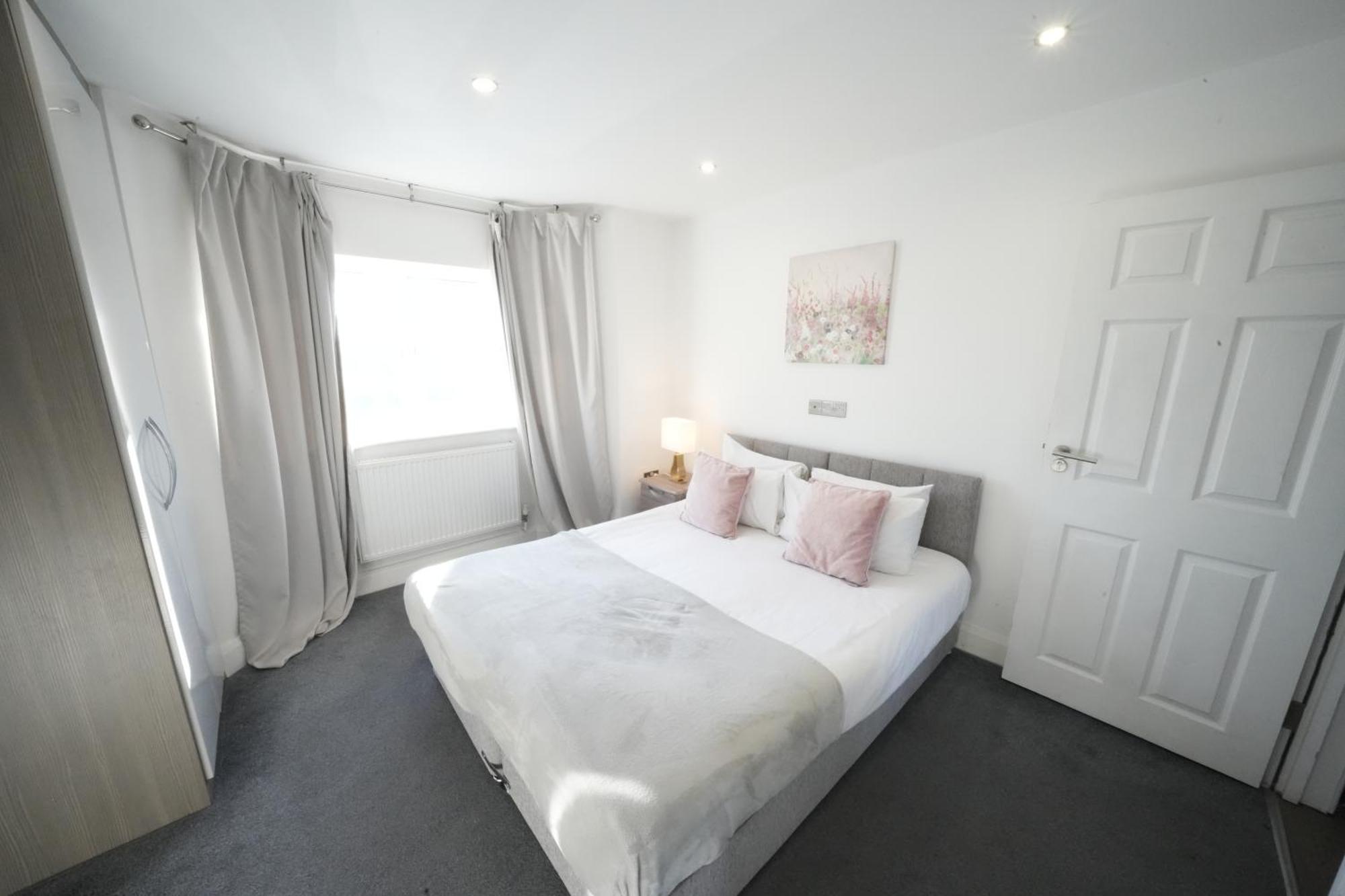 Hatton Apartments: Airport-adjacent With Free Parking And Underground Access