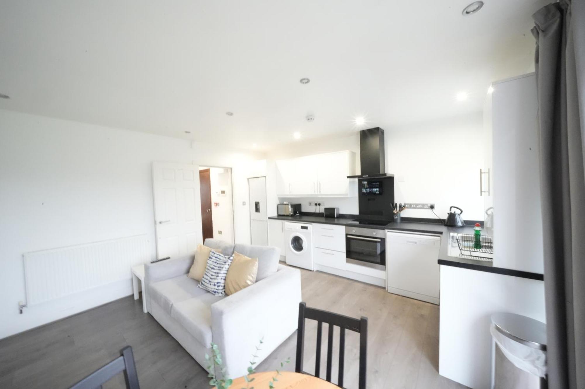 Appartement Hatton Heathrow Airport- Free Parking-free Underground To And From Heathrow Airport Hatton Cross Picture-see Fast Hatton Cross To 30min
