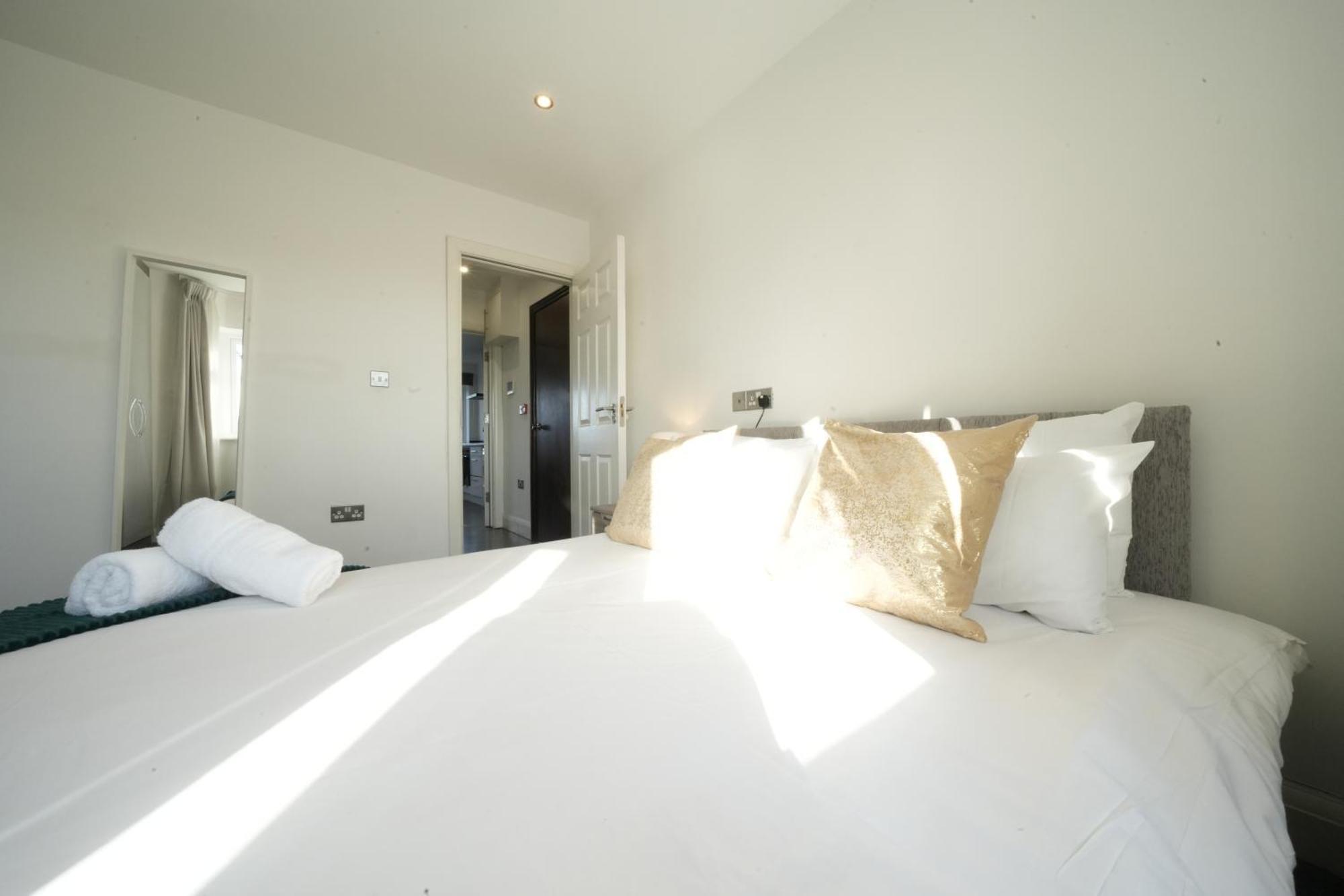 Appartement Hatton Heathrow Airport- Free Parking-free Underground To And From Heathrow Airport Hatton Cross Picture-see Fast Hatton Cross To 30min