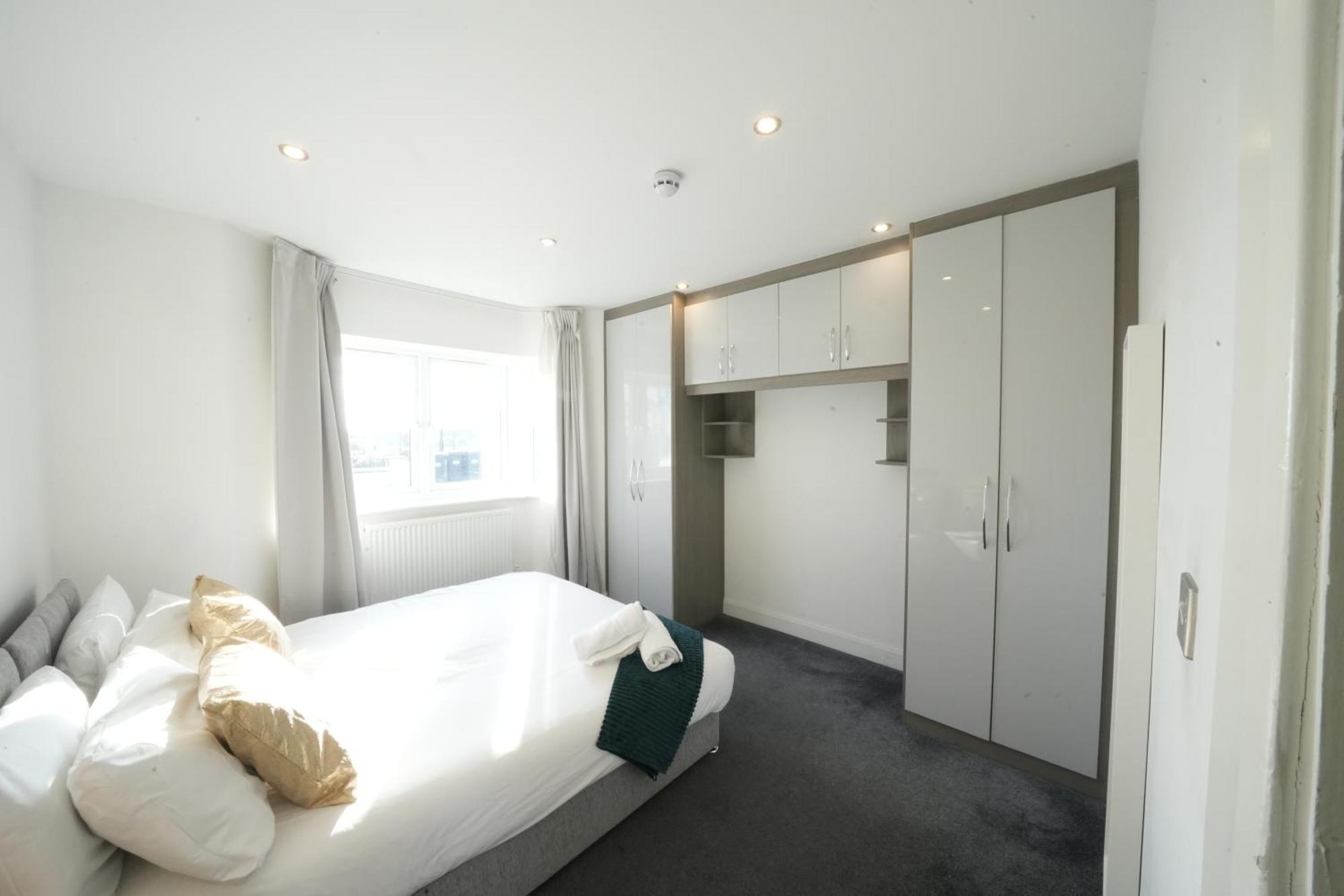 Appartement Hatton Heathrow Airport- Free Parking-free Underground To And From Heathrow Airport Hatton Cross Picture-see Fast Hatton Cross To 30min *