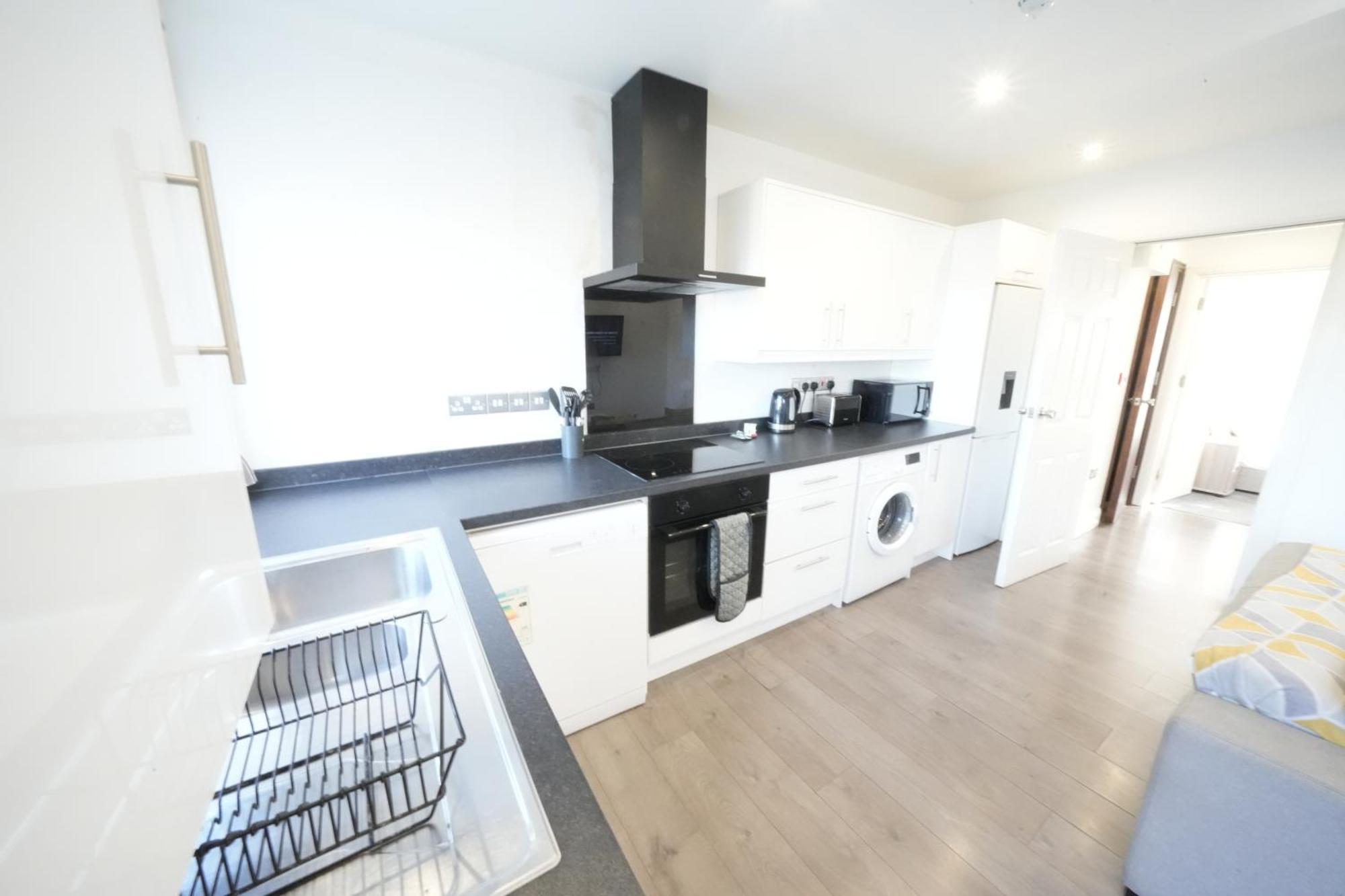 Hatton Heathrow Airport- Free Parking-free Underground To And From Heathrow Airport Hatton Cross Picture-see Fast Hatton Cross To 30min Appartement Londres