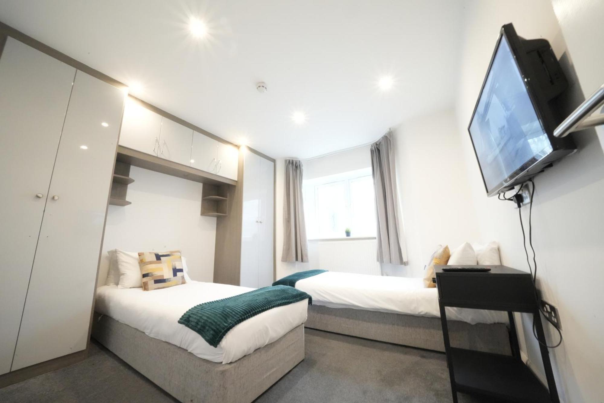 Hatton Heathrow Airport- Free Parking-free Underground To And From Heathrow Airport Hatton Cross Picture-see Fast Hatton Cross To 30min Appartement Londres